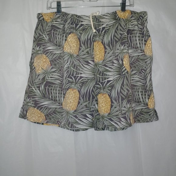 TOMMY BAHAMA MEN'S PINEAPPLE PRINT SWIM TRUNKS - Picture 5 of 7